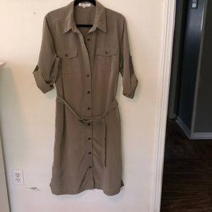 Women’s Dress Size Large Travel Smith